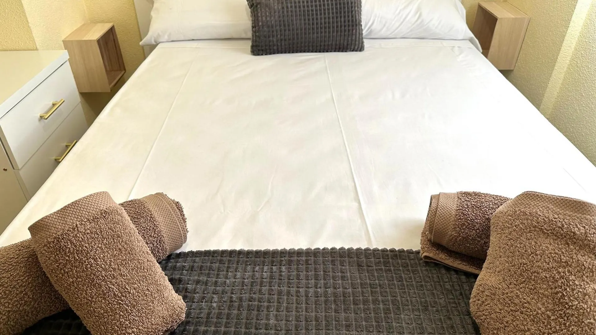 Apartamento Piso a Orillas del Guadalquivir y la Mezquita Córdoba
